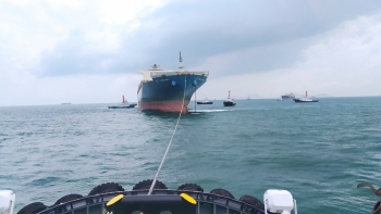 Rescue M.V MOL CHARISMA failed main engine at Vung Tau