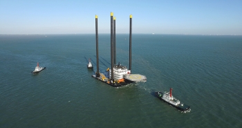 WATCH: Assisting transport Falcon Diamond onboard the Dockwise by Tugboat Kamiya, Kasuga, Sea Tiger