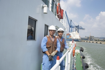 What is it like to travel on a tugboat?