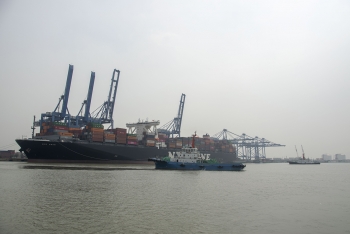 Assisting M/V NYK SWAN unberthing at TCIT port - Baria Vung Tau
