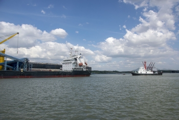 Assisting M/V Viet thuan 189 unberthing at midstream buoys BP4 - FOTP LENA
