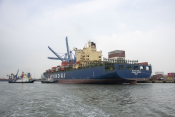 Assisting M/V Huynhdai berthing at TCIT port - Baria Vung Tau.