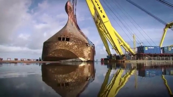 How They Removed 1,400 Cars And A Sunk Ship From The Bottom Of The Sea