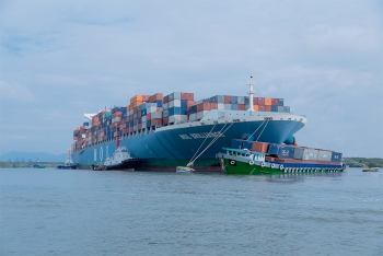 M/V MOL Brilliance collided with coastal container barge in Vietnam