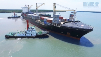 Watch: M/V SPECTRUM (34,333 DWT) berthing at CMIT port with the assist of HAIVANSHIP's tugboat fleet.