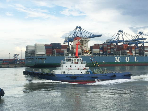 MIRAI 33 harbor tug operated by HVS Marine providing ship towage services in Vietnam