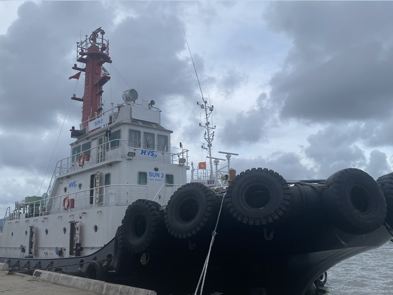SUN 2 ASD harbor tug operated by HVS Marine providing ship towage services in Vietnam