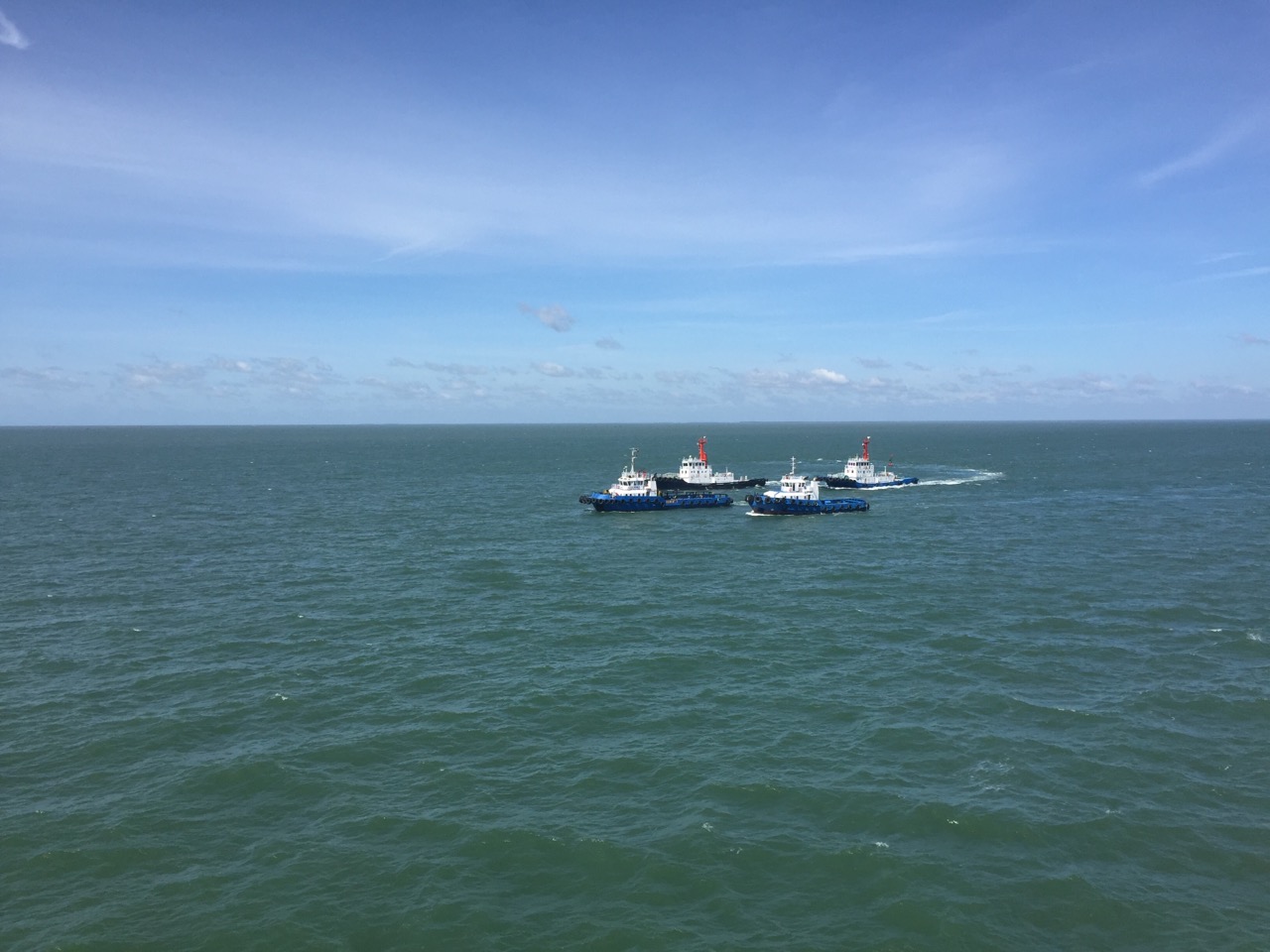 Salvage rescue ship service