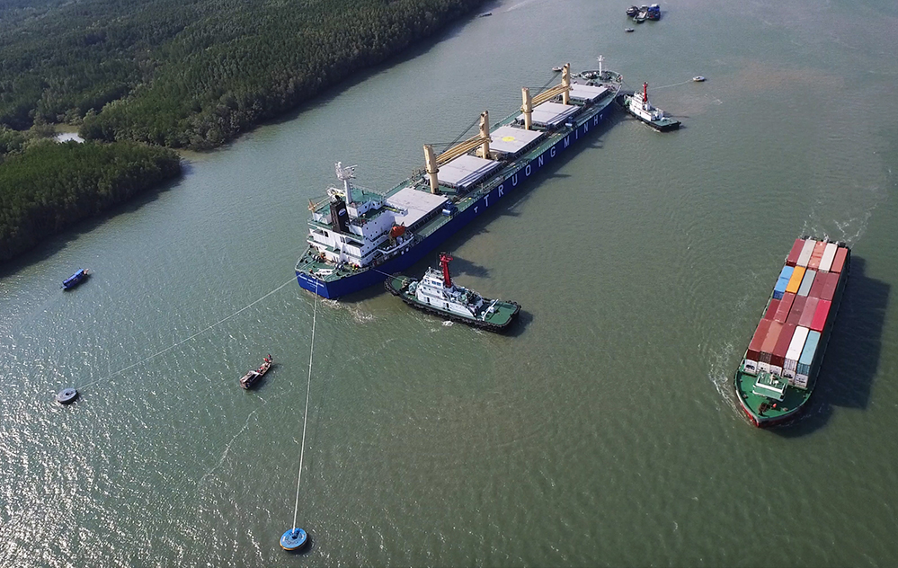 waterway transporation in vietnam