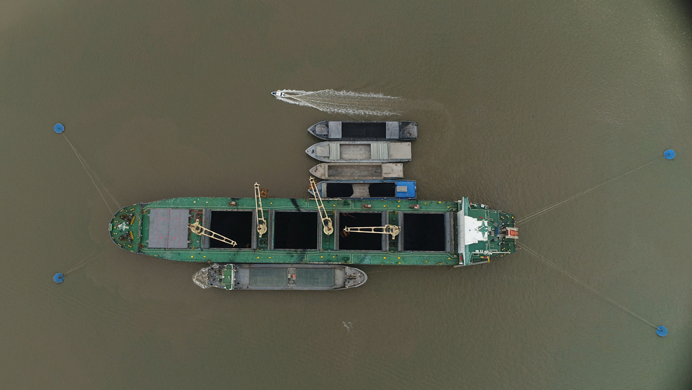 Discharging Coal in vietnam Discharging coal in vietnam