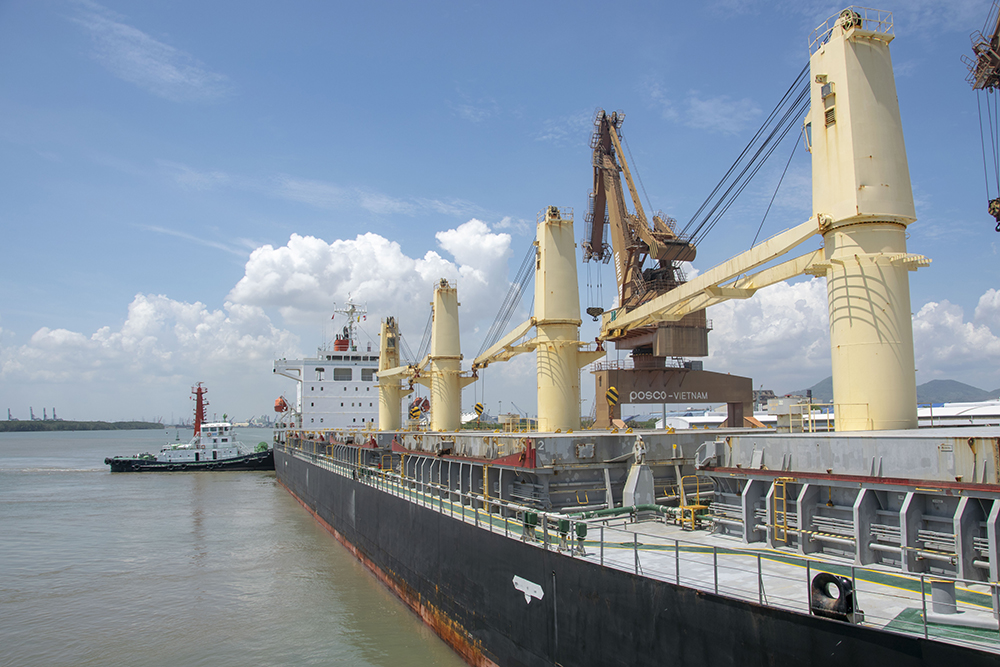 tugboat in vietnam