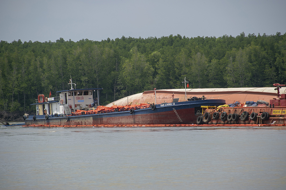 oil spill response in vietnam