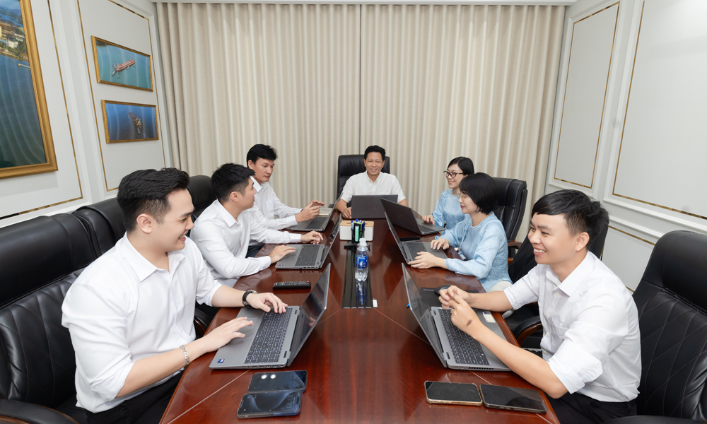 HVS Marine shipping agency providing port agency services in Vietnam