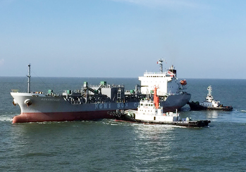 rescue ship aground