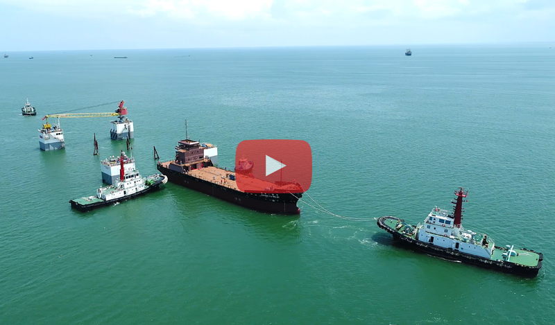 Haivanship Tug assist biggest container ship Manchester Bridge tugboat in vietnam