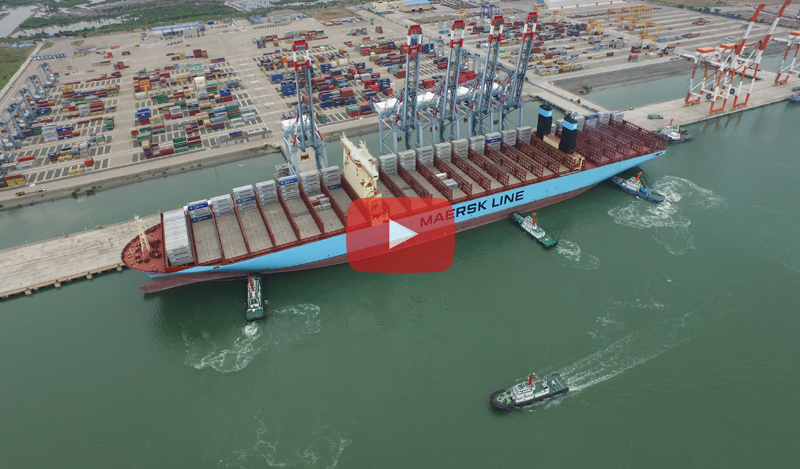 towing in vungtau harbor tugboat in vietnam
